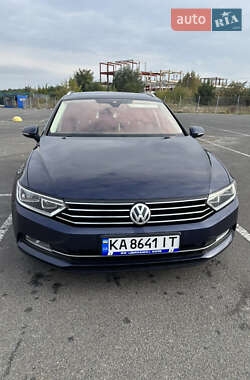 Универсал Volkswagen Passat 2016 в Киеве