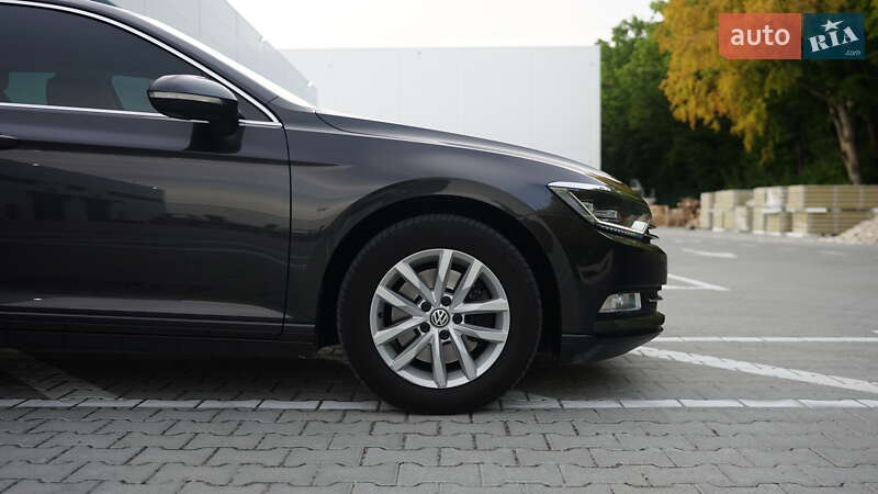 Универсал Volkswagen Passat 2017 в Львове