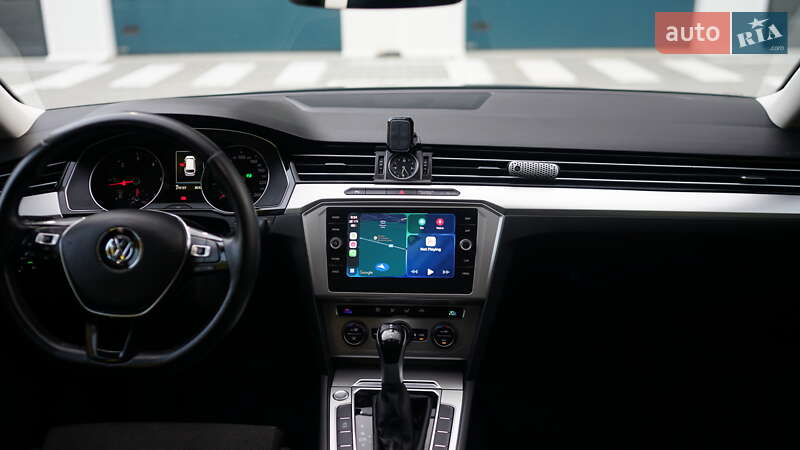 Универсал Volkswagen Passat 2017 в Львове