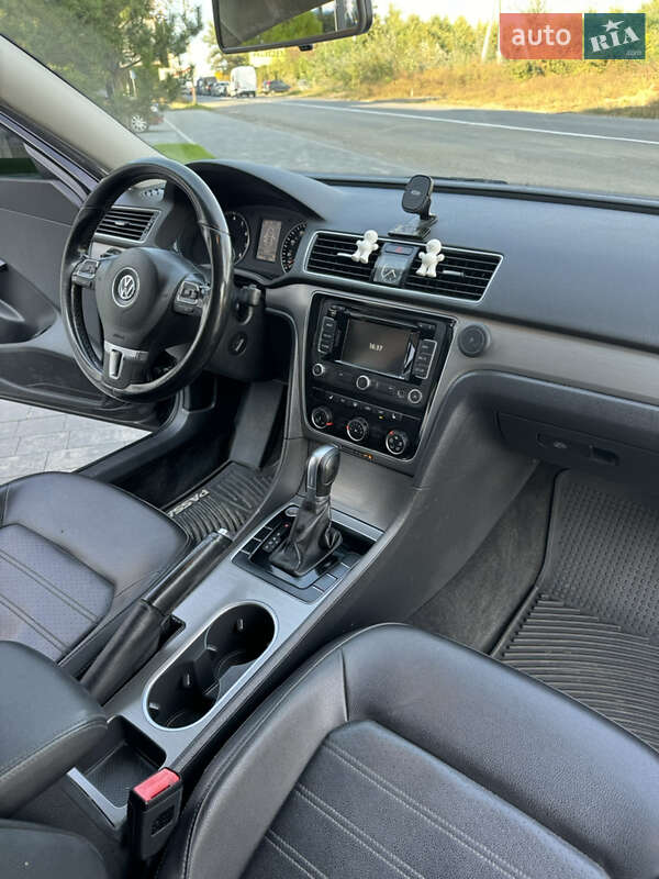 Седан Volkswagen Passat 2014 в Ужгороді фото 24 Седан Volkswagen Passat 2014 в Ужгороді