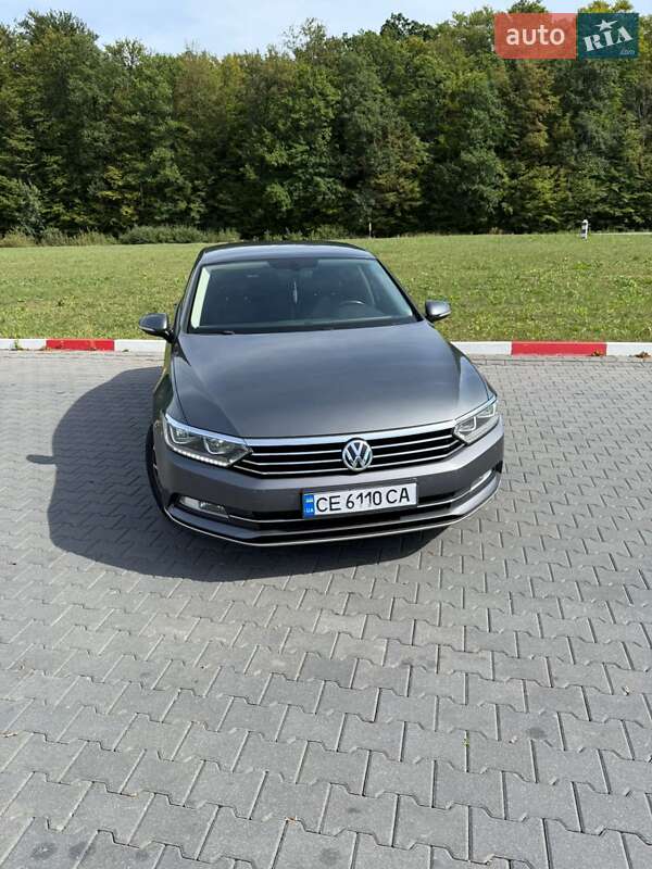 Седан Volkswagen Passat 2016 в Чернівцях