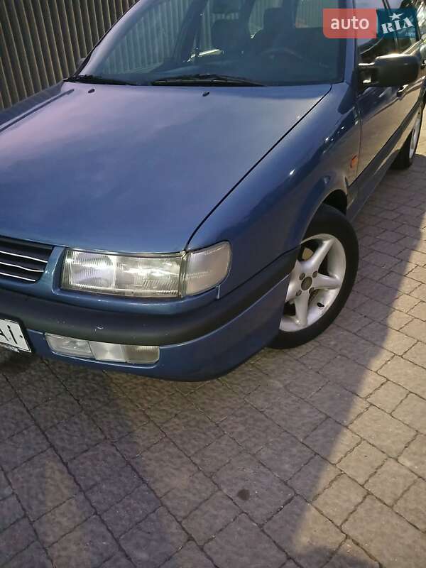 Універсал Volkswagen Passat 1994 в Сваляві