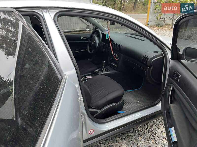 Седан Volkswagen Passat 2001 в Ирпене