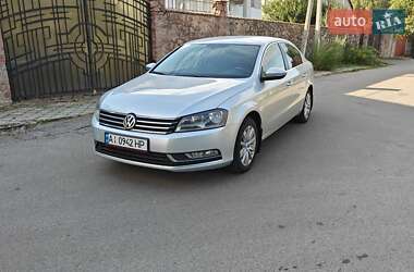 Седан Volkswagen Passat 2012 в Києві