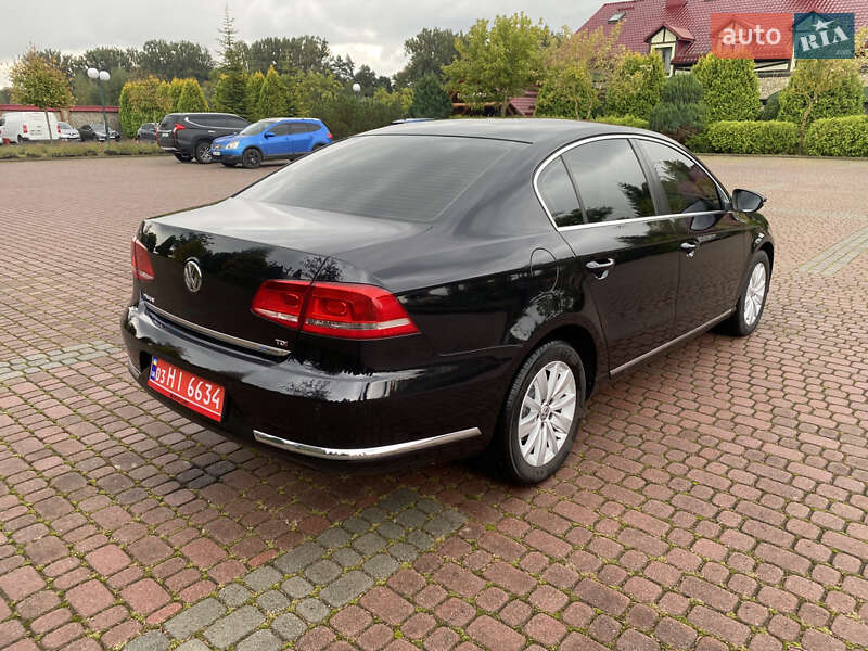 Седан Volkswagen Passat 2011 в Львове