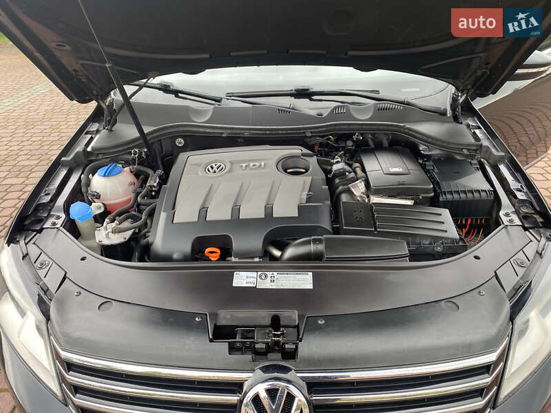 Седан Volkswagen Passat 2011 в Львове