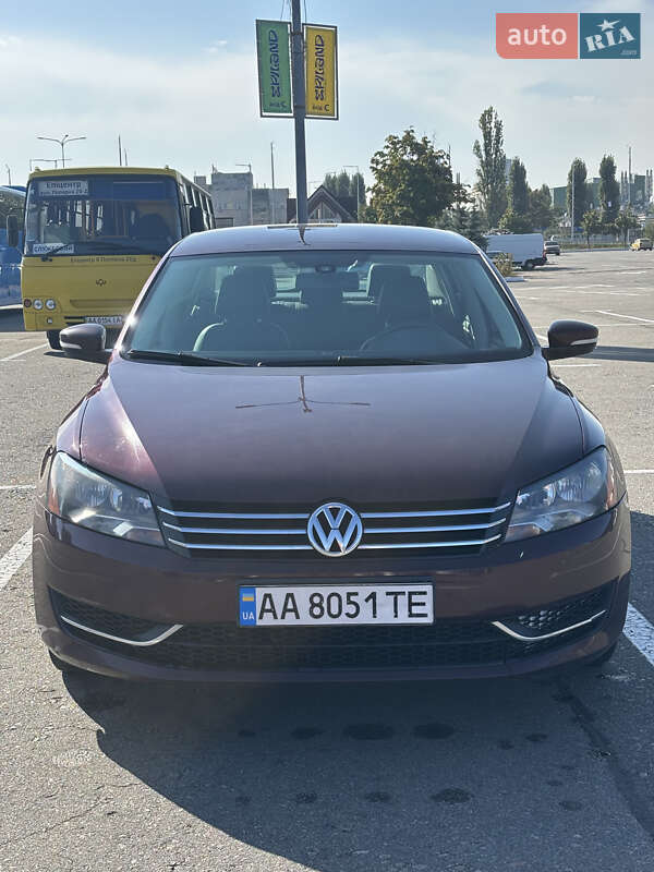 Седан Volkswagen Passat 2013 в Киеве