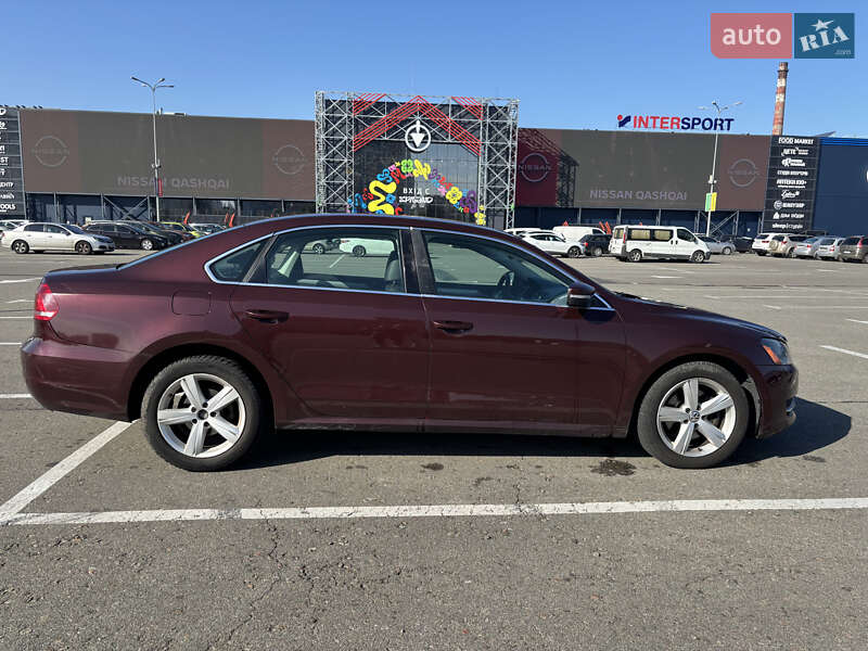 Седан Volkswagen Passat 2013 в Киеве