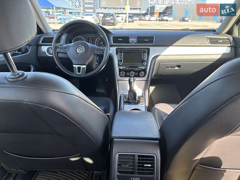 Седан Volkswagen Passat 2013 в Киеве