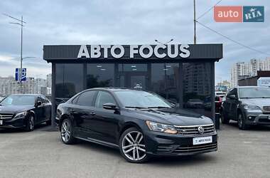 Седан Volkswagen Passat 2018 в Киеве
