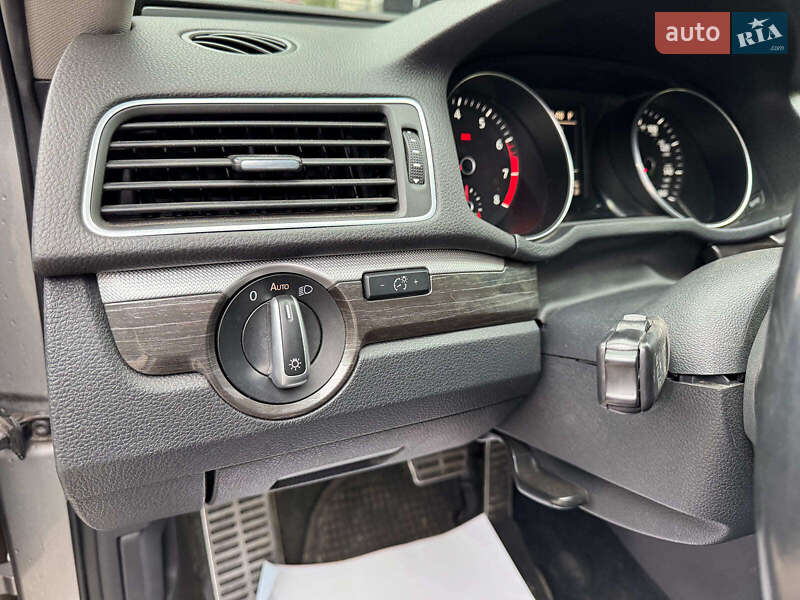 Седан Volkswagen Passat 2012 в Запорожье