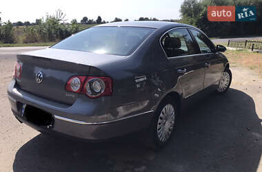 Седан Volkswagen Passat 2006 в  фото 32 Седан Volkswagen Passat 2006 в