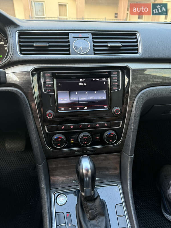 Седан Volkswagen Passat 2016 в Сумах