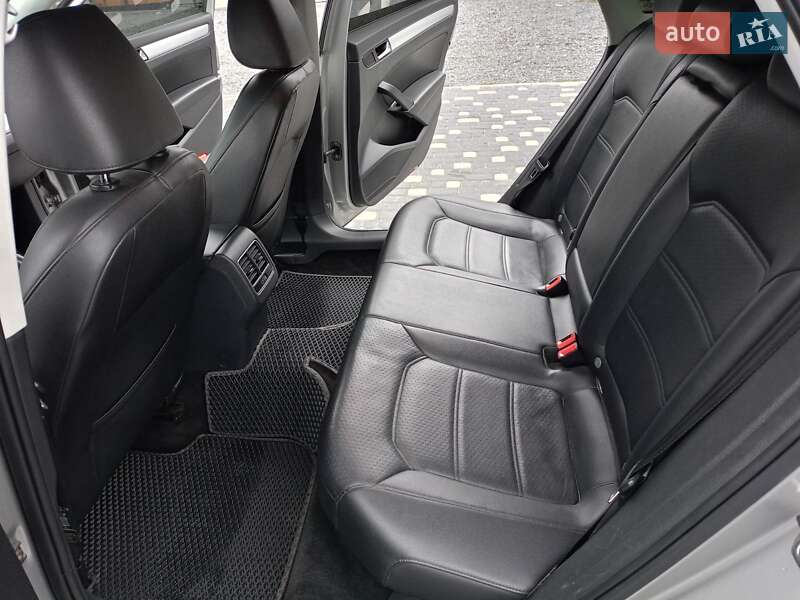 Седан Volkswagen Passat 2012 в Шепетівці