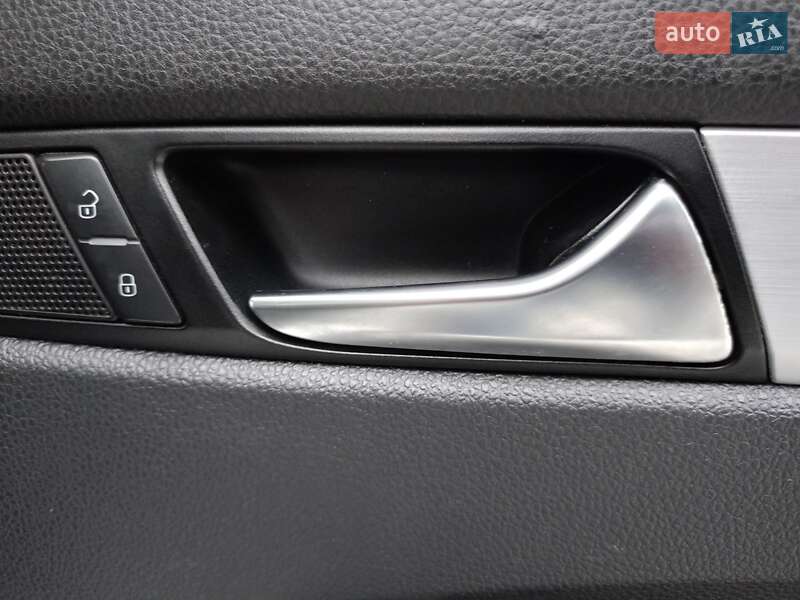 Седан Volkswagen Passat 2012 в Шепетівці