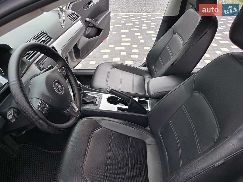 Седан Volkswagen Passat 2012 в Шепетівці