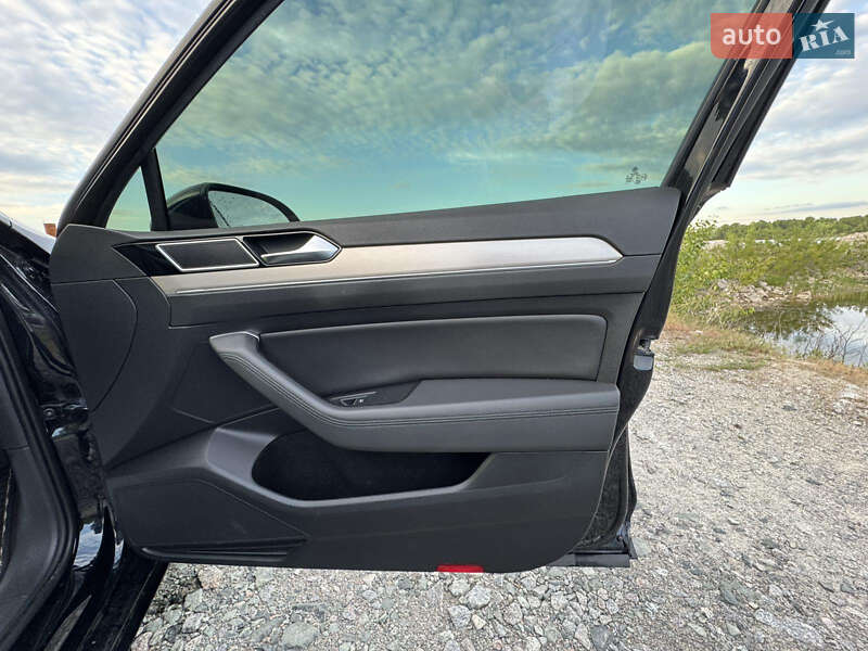 Седан Volkswagen Passat 2015 в Кременчуге