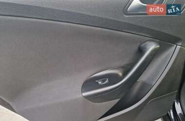 Седан Volkswagen Passat 2009 в  фото 10 Седан Volkswagen Passat 2009 в
