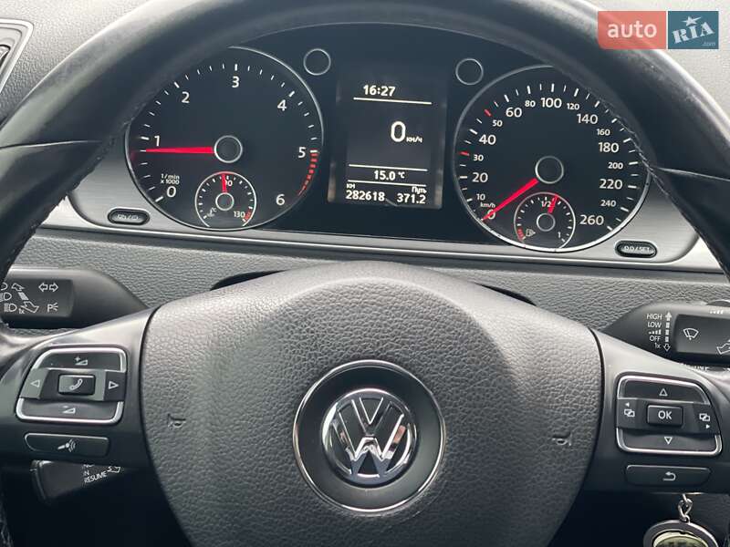 Универсал Volkswagen Passat 2013 в Киеве