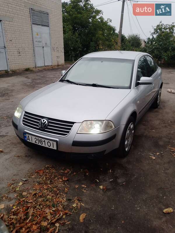 Седан Volkswagen Passat 2001 в Мироновке