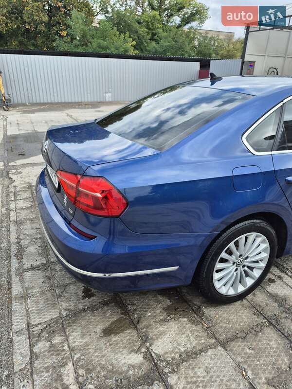 Седан Volkswagen Passat 2016 в Александрие