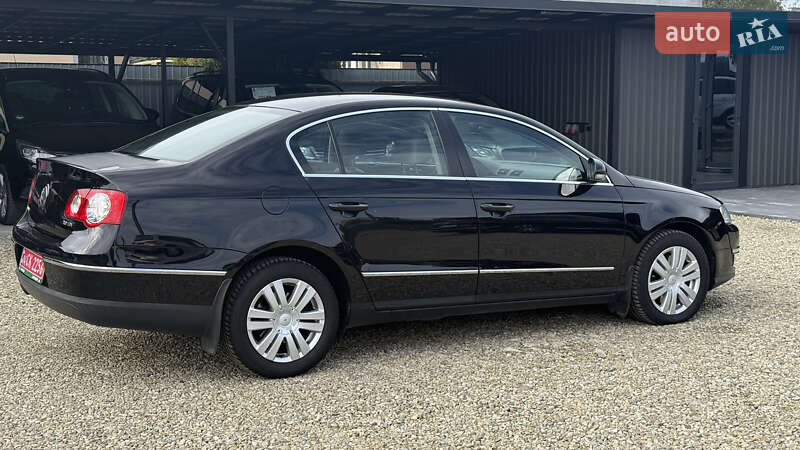 Седан Volkswagen Passat 2010 в Калуше