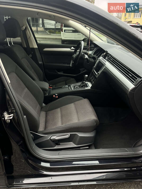 Универсал Volkswagen Passat 2016 в Львове фото 17 Универсал Volkswagen Passat 2016 в Львове