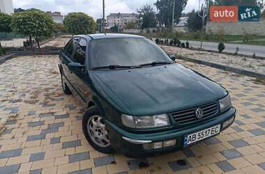 Седан Volkswagen Passat 1995 в Виннице