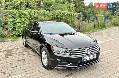Седан Volkswagen Passat 2016 в Луцке