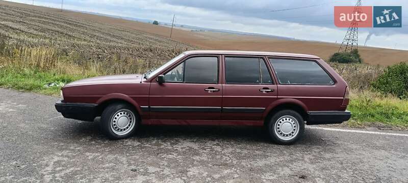 Универсал Volkswagen Passat 1988 в Ровно