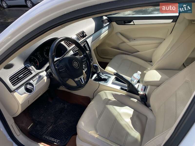 Седан Volkswagen Passat 2011 в Одессе