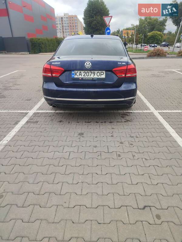 Седан Volkswagen Passat 2013 в Киеве