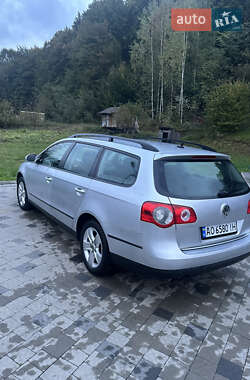 Універсал Volkswagen Passat 2008 в Ужгороді