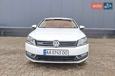 Седан Volkswagen Passat 2013 в Києві