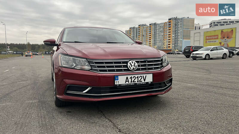 Седан Volkswagen Passat 2018 в Киеве