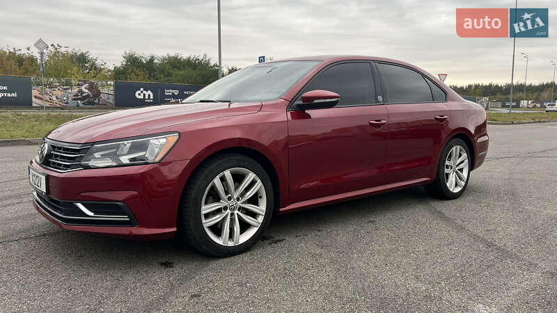 Седан Volkswagen Passat 2018 в Киеве