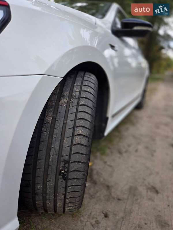 Седан Volkswagen Passat 2018 в Днепре