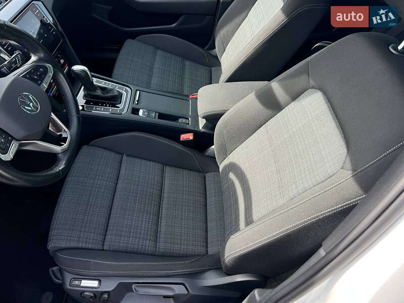 Универсал Volkswagen Passat 2021 в Луцке