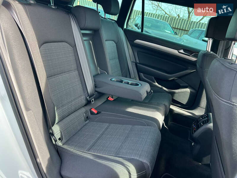Универсал Volkswagen Passat 2021 в Луцке
