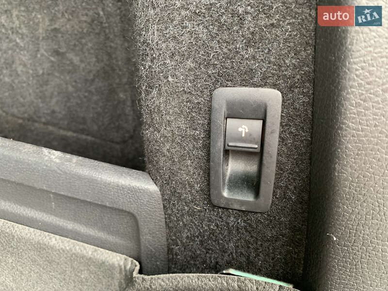 Универсал Volkswagen Passat 2013 в Житомире