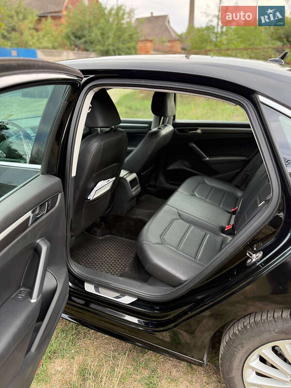 Седан Volkswagen Passat 2016 в Кривом Роге