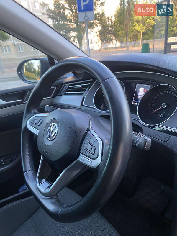 Универсал Volkswagen Passat 2020 в Вараше фото 16 Универсал Volkswagen Passat 2020 в Вараше