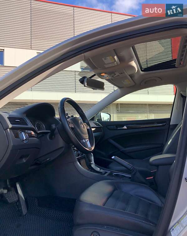 Седан Volkswagen Passat 2013 в Киеве