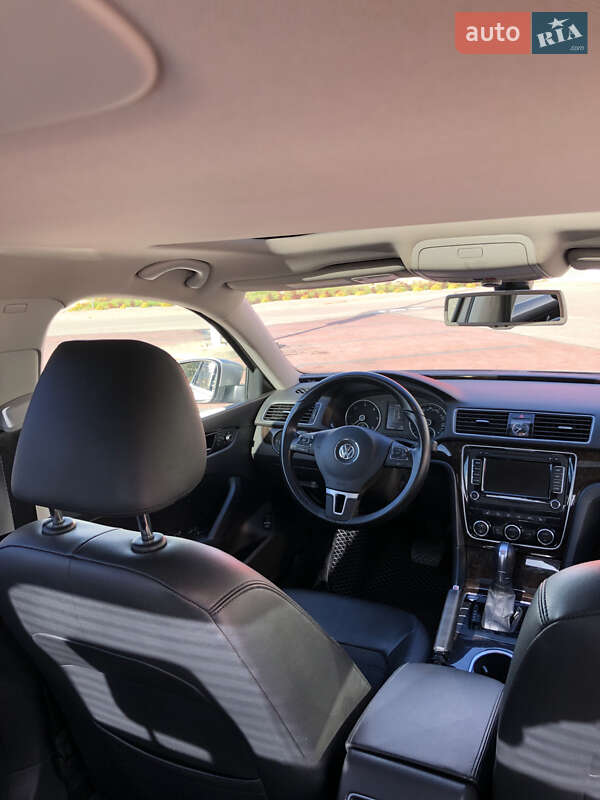 Седан Volkswagen Passat 2013 в Киеве