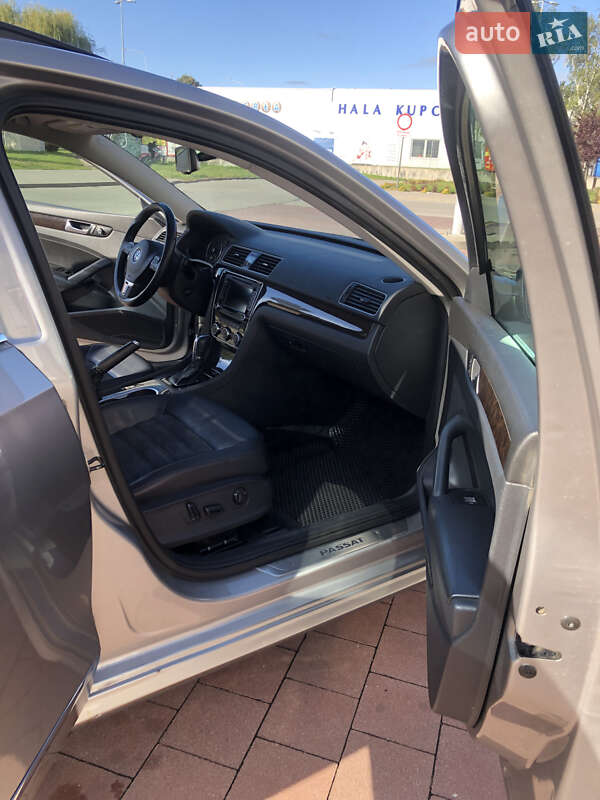 Седан Volkswagen Passat 2013 в Киеве