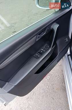 Универсал Volkswagen Passat 2010 в 