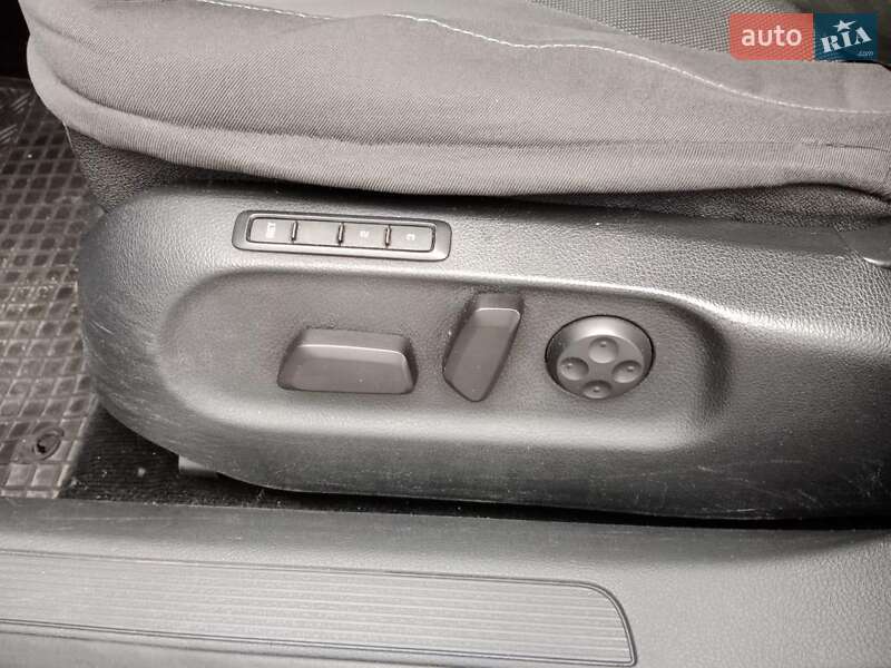 Универсал Volkswagen Passat 2009 в Ивано-Франковске