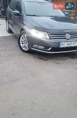 Універсал Volkswagen Passat 2012 в Рогатині