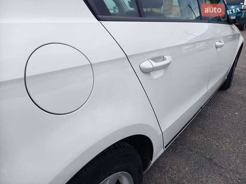 Седан Volkswagen Passat 2012 в Черкассах