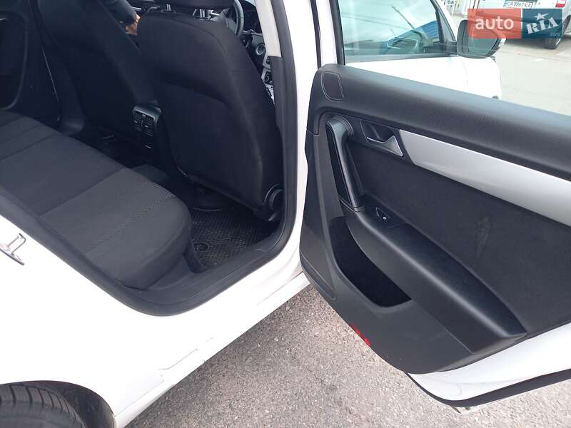 Седан Volkswagen Passat 2012 в Черкассах
